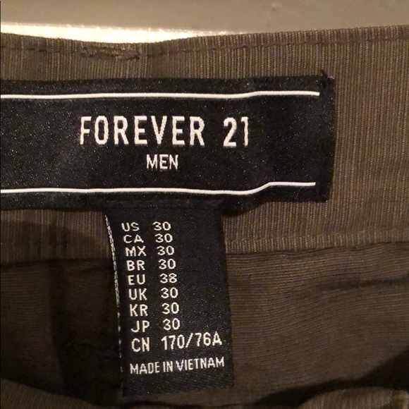 Forever 21 Men’s Shorts - Picture 2 of 3